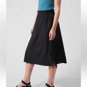 Athleta Savannah Black Lightweight 50+ UPF Travel Midi Activewear Skirt Size L
